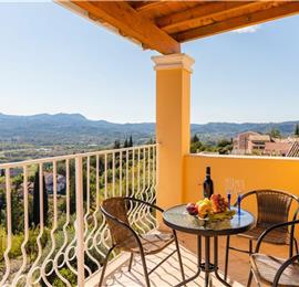 5 bedroom villa with pool, near Acharavi, sleeps 9